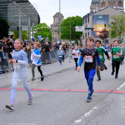 25.04.2026 - Das Zehntel Tim E. http://msf.ph/oto/9575170 25.04.2026 10:52:57 Ziel 5063, 5109, 5154, 5158, 5180, 5237, 5427, 5488, 5504, 5695, 5775, 5787, 5884, 5897, 5898, 5910, 5928, 6081, 6145, 6313, 6321, 6382, 6415, 6745, 7128, 7187, 7190, 7456, 7459, 7512, 7533, 7716, 7750, 7950, 7986 meine-sportfotos.de