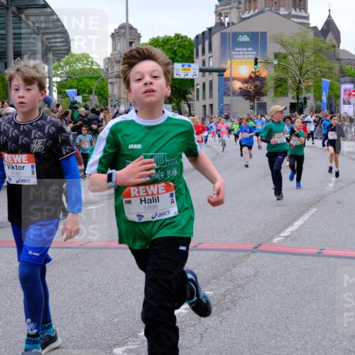 25.04.2026 - Das Zehntel Tim E. http://msf.ph/oto/9575179 25.04.2026 10:52:59 Ziel 5063, 5109, 5154, 5158, 5180, 5237, 5427, 5504, 5695, 5775, 5897, 5898, 5928, 6071, 6072, 6135, 6145, 6313, 6321, 6340, 6382, 6415, 6745, 7128, 7160, 7187, 7456, 7459, 7512, 7533, 7550, 7716, 7733, 7750, 7950, 7986 meine-sportfotos.de