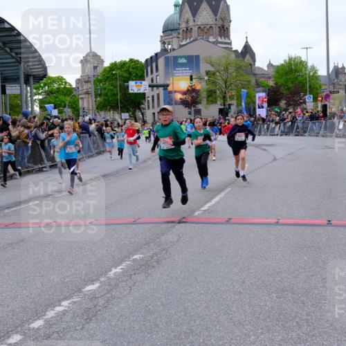 25.04.2026 - Das Zehntel Tim E. http://msf.ph/oto/9575180 25.04.2026 10:53:00 Ziel 5063, 5109, 5154, 5158, 5180, 5237, 5427, 5504, 5695, 5775, 5825, 5897, 5898, 6071, 6072, 6135, 6145, 6313, 6321, 6340, 6382, 6415, 6528, 6745, 7128, 7160, 7187, 7456, 7459, 7504, 7512, 7533, 7550, 7733, 7750, 7950, 7986 meine-sportfotos.de