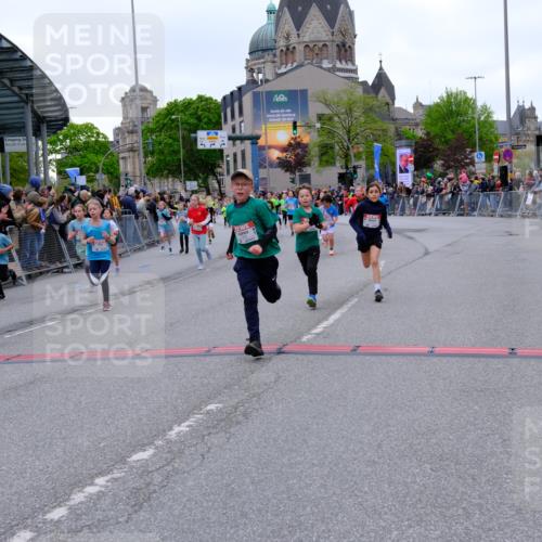 25.04.2026 - Das Zehntel Tim E. http://msf.ph/oto/9575181 25.04.2026 10:53:00 Ziel 5063, 5109, 5154, 5158, 5180, 5237, 5427, 5504, 5695, 5775, 5825, 5897, 5898, 6071, 6072, 6135, 6145, 6313, 6321, 6340, 6382, 6415, 6528, 6745, 7128, 7160, 7187, 7456, 7459, 7504, 7512, 7533, 7550, 7733, 7750, 7950, 7986 meine-sportfotos.de
