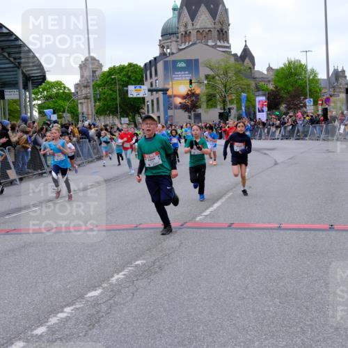 25.04.2026 - Das Zehntel Tim E. http://msf.ph/oto/9575182 25.04.2026 10:53:00 Ziel 5063, 5109, 5154, 5158, 5180, 5237, 5427, 5504, 5695, 5775, 5825, 5897, 5898, 6071, 6072, 6135, 6145, 6313, 6321, 6340, 6382, 6415, 6528, 6745, 7128, 7160, 7187, 7456, 7459, 7504, 7512, 7533, 7550, 7733, 7750, 7950, 7986 meine-sportfotos.de