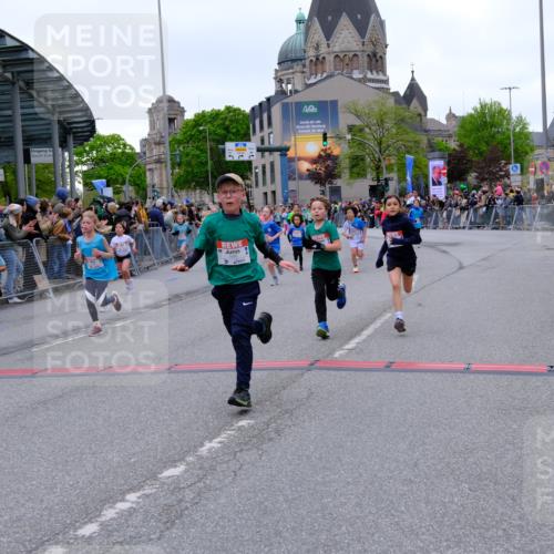 25.04.2026 - Das Zehntel Tim E. http://msf.ph/oto/9575184 25.04.2026 10:53:00 Ziel 5063, 5109, 5154, 5158, 5180, 5237, 5427, 5504, 5695, 5775, 5825, 5897, 5898, 6071, 6072, 6135, 6145, 6313, 6321, 6340, 6382, 6415, 6528, 6745, 7128, 7160, 7187, 7456, 7459, 7504, 7512, 7533, 7550, 7733, 7750, 7950, 7986 meine-sportfotos.de