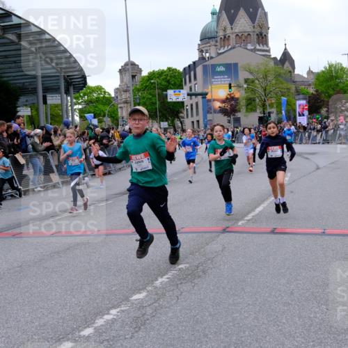25.04.2026 - Das Zehntel Tim E. http://msf.ph/oto/9575186 25.04.2026 10:53:00 Ziel 5063, 5109, 5154, 5158, 5180, 5237, 5427, 5504, 5695, 5775, 5825, 5897, 5898, 6071, 6072, 6135, 6145, 6313, 6321, 6340, 6382, 6415, 6528, 6745, 7128, 7160, 7187, 7456, 7459, 7504, 7512, 7533, 7550, 7733, 7750, 7950, 7986 meine-sportfotos.de
