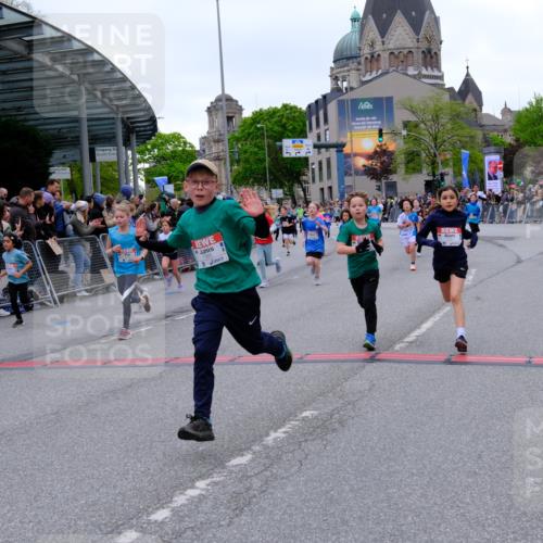 25.04.2026 - Das Zehntel Tim E. http://msf.ph/oto/9575187 25.04.2026 10:53:00 Ziel 5063, 5109, 5154, 5158, 5180, 5237, 5427, 5504, 5695, 5775, 5825, 5897, 5898, 6071, 6072, 6135, 6145, 6313, 6321, 6340, 6382, 6415, 6528, 6745, 7128, 7160, 7187, 7456, 7459, 7504, 7512, 7533, 7550, 7733, 7750, 7950, 7986 meine-sportfotos.de