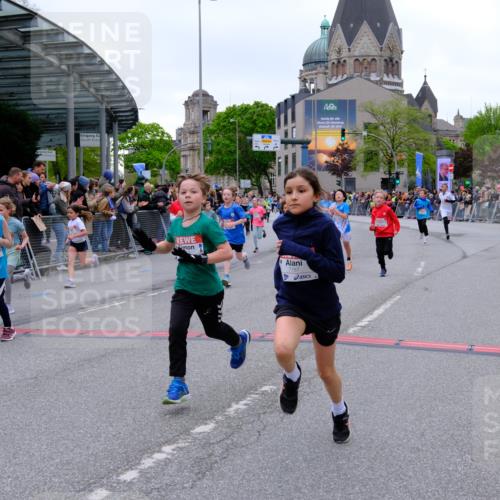 25.04.2026 - Das Zehntel Tim E. http://msf.ph/oto/9575190 25.04.2026 10:53:01 Ziel 5063, 5109, 5154, 5158, 5180, 5237, 5504, 5695, 5775, 5825, 5897, 5898, 6071, 6072, 6135, 6145, 6313, 6321, 6340, 6382, 6415, 6528, 6922, 7128, 7160, 7170, 7187, 7504, 7512, 7533, 7550, 7733, 7750, 7950, 7986 meine-sportfotos.de
