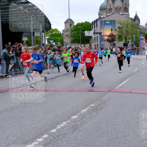 25.04.2026 - Das Zehntel Tim E. http://msf.ph/oto/9575193 25.04.2026 10:53:02 Ziel 5063, 5109, 5154, 5158, 5180, 5237, 5504, 5695, 5775, 5825, 5897, 5898, 6071, 6072, 6135, 6145, 6321, 6340, 6382, 6415, 6528, 6922, 7114, 7127, 7128, 7160, 7170, 7187, 7504, 7512, 7533, 7550, 7733, 7750, 7950, 7986 meine-sportfotos.de