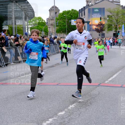 25.04.2026 - Das Zehntel Tim E. http://msf.ph/oto/9575209 25.04.2026 10:53:05 Ziel 5063, 5109, 5695, 5775, 5779, 5785, 5807, 5819, 5825, 5898, 6050, 6071, 6072, 6135, 6145, 6321, 6340, 6528, 6922, 7114, 7127, 7160, 7170, 7187, 7229, 7243, 7424, 7504, 7512, 7533, 7550, 7733, 7750, 7950, 7986 meine-sportfotos.de