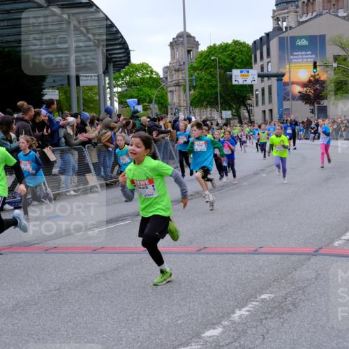25.04.2026 - Das Zehntel Tim E. http://msf.ph/oto/9575219 25.04.2026 10:53:07 Ziel 5063, 5365, 5695, 5775, 5779, 5785, 5807, 5819, 5825, 5999, 6050, 6071, 6072, 6135, 6145, 6321, 6340, 6528, 6922, 7114, 7127, 7160, 7170, 7187, 7229, 7243, 7248, 7424, 7504, 7512, 7533, 7550, 7733, 7735, 7950, 7986 meine-sportfotos.de