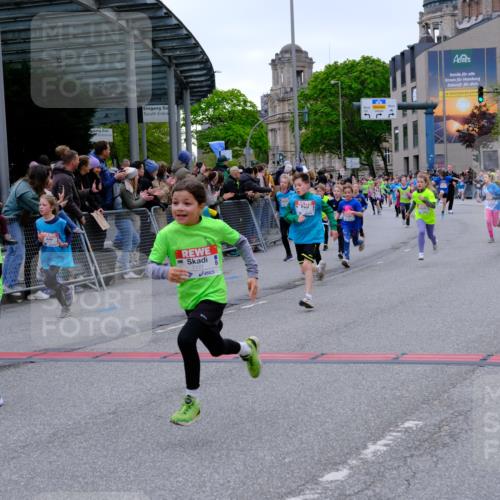 25.04.2026 - Das Zehntel Tim E. http://msf.ph/oto/9575220 25.04.2026 10:53:07 Ziel 5063, 5365, 5695, 5775, 5779, 5785, 5807, 5819, 5825, 5999, 6050, 6071, 6072, 6135, 6145, 6321, 6340, 6528, 6922, 7114, 7127, 7160, 7170, 7187, 7229, 7243, 7248, 7424, 7504, 7512, 7533, 7550, 7733, 7735, 7950, 7986 meine-sportfotos.de