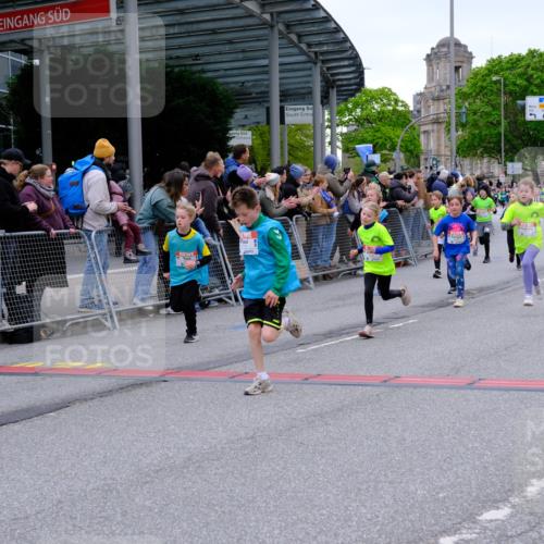 25.04.2026 - Das Zehntel Tim E. http://msf.ph/oto/9575226 25.04.2026 10:53:08 Ziel 5063, 5294, 5365, 5452, 5775, 5779, 5785, 5807, 5819, 5825, 5906, 5999, 6050, 6071, 6072, 6079, 6135, 6145, 6321, 6340, 6528, 6922, 7114, 7127, 7160, 7170, 7229, 7243, 7248, 7424, 7504, 7512, 7533, 7550, 7596, 7733, 7735, 8033 meine-sportfotos.de