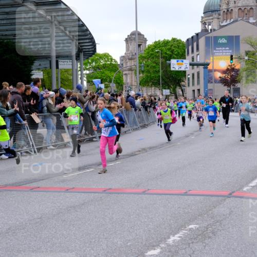 25.04.2026 - Das Zehntel Tim E. http://msf.ph/oto/9575243 25.04.2026 10:53:11 Ziel 5066, 5294, 5365, 5452, 5779, 5785, 5807, 5819, 5825, 5906, 5999, 6050, 6071, 6072, 6073, 6079, 6340, 6528, 6534, 6535, 6868, 6922, 7114, 7127, 7170, 7229, 7243, 7248, 7424, 7504, 7550, 7596, 7735, 8033 meine-sportfotos.de