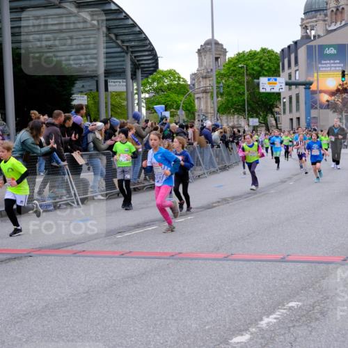 25.04.2026 - Das Zehntel Tim E. http://msf.ph/oto/9575244 25.04.2026 10:53:11 Ziel 5066, 5294, 5365, 5452, 5779, 5785, 5807, 5819, 5825, 5906, 5999, 6050, 6071, 6072, 6073, 6079, 6340, 6528, 6534, 6535, 6868, 6922, 7114, 7127, 7170, 7229, 7243, 7248, 7424, 7504, 7550, 7596, 7735, 8033 meine-sportfotos.de