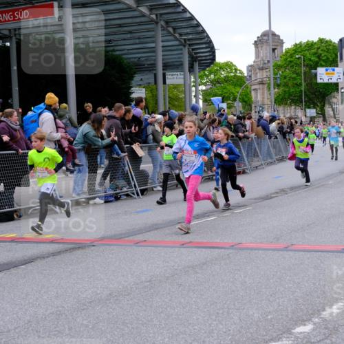 25.04.2026 - Das Zehntel Tim E. http://msf.ph/oto/9575246 25.04.2026 10:53:11 Ziel 5066, 5294, 5365, 5452, 5779, 5785, 5807, 5819, 5825, 5906, 5999, 6050, 6071, 6072, 6073, 6079, 6340, 6528, 6534, 6535, 6868, 6922, 7114, 7127, 7170, 7229, 7243, 7248, 7424, 7504, 7550, 7596, 7735, 8033 meine-sportfotos.de