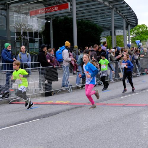 25.04.2026 - Das Zehntel Tim E. http://msf.ph/oto/9575251 25.04.2026 10:53:12 Ziel 5066, 5294, 5365, 5452, 5779, 5785, 5807, 5819, 5825, 5906, 5999, 6050, 6073, 6079, 6528, 6534, 6535, 6868, 6922, 6941, 6955, 7114, 7127, 7170, 7229, 7243, 7248, 7424, 7504, 7596, 7735, 8033 meine-sportfotos.de