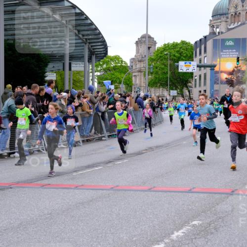 25.04.2026 - Das Zehntel Tim E. http://msf.ph/oto/9575252 25.04.2026 10:53:12 Ziel 5066, 5294, 5365, 5452, 5779, 5785, 5807, 5819, 5825, 5906, 5999, 6050, 6073, 6079, 6528, 6534, 6535, 6868, 6922, 6941, 6955, 7114, 7127, 7170, 7229, 7243, 7248, 7424, 7504, 7596, 7735, 8033 meine-sportfotos.de