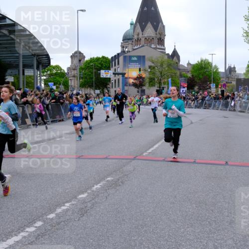 25.04.2026 - Das Zehntel Tim E. http://msf.ph/oto/9575258 25.04.2026 10:53:13 Ziel 5066, 5289, 5294, 5365, 5452, 5779, 5785, 5807, 5819, 5906, 5999, 6050, 6073, 6079, 6534, 6535, 6868, 6922, 6941, 6955, 7114, 7127, 7170, 7229, 7243, 7248, 7424, 7596, 7735, 8033 meine-sportfotos.de