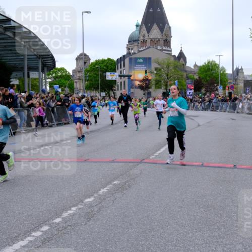 25.04.2026 - Das Zehntel Tim E. http://msf.ph/oto/9575259 25.04.2026 10:53:13 Ziel 5066, 5289, 5294, 5365, 5452, 5779, 5785, 5807, 5819, 5906, 5999, 6050, 6073, 6079, 6534, 6535, 6868, 6922, 6941, 6955, 7114, 7127, 7170, 7229, 7243, 7248, 7424, 7596, 7735, 8033 meine-sportfotos.de
