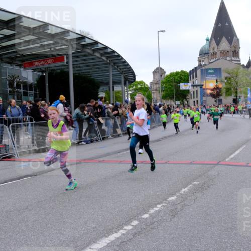 25.04.2026 - Das Zehntel Tim E. http://msf.ph/oto/9575263 25.04.2026 10:53:16 Ziel 5066, 5260, 5289, 5294, 5365, 5452, 5807, 5819, 5906, 5999, 6050, 6073, 6079, 6365, 6534, 6535, 6868, 6941, 6955, 7223, 7229, 7243, 7248, 7306, 7424, 7596, 7735, 7860, 7916, 8033 meine-sportfotos.de