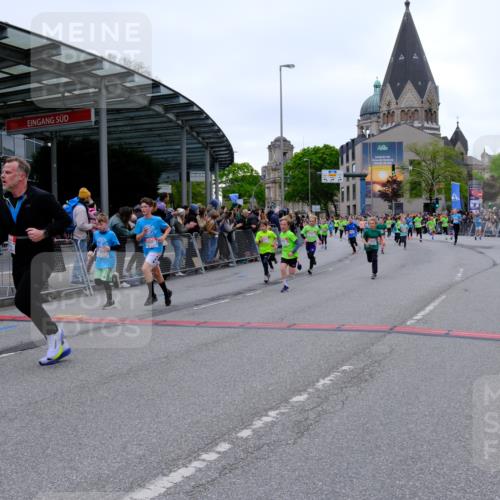 25.04.2026 - Das Zehntel Tim E. http://msf.ph/oto/9575269 25.04.2026 10:53:17 Ziel 5066, 5260, 5289, 5294, 5365, 5452, 5807, 5906, 5999, 6050, 6053, 6073, 6079, 6365, 6534, 6535, 6868, 6941, 6955, 7223, 7248, 7306, 7424, 7596, 7735, 7860, 7916, 8033 meine-sportfotos.de