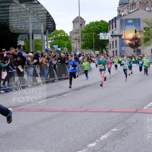 25.04.2026 - Das Zehntel Tim E. http://msf.ph/oto/9575280 25.04.2026 10:53:20 Ziel 5066, 5249, 5260, 5289, 5294, 5452, 5570, 5710, 5906, 6008, 6053, 6073, 6079, 6365, 6534, 6535, 6868, 6928, 6941, 6955, 7091, 7093, 7109, 7166, 7168, 7223, 7306, 7596, 7829, 7860, 7881, 7916, 8033 meine-sportfotos.de