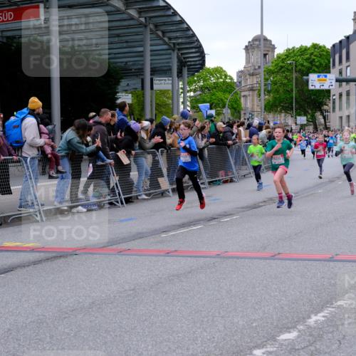 25.04.2026 - Das Zehntel Tim E. http://msf.ph/oto/9575286 25.04.2026 10:53:20 Ziel 5066, 5249, 5260, 5289, 5294, 5452, 5570, 5710, 5906, 6008, 6053, 6073, 6079, 6365, 6534, 6535, 6868, 6928, 6941, 6955, 7091, 7093, 7109, 7166, 7168, 7223, 7306, 7596, 7829, 7860, 7881, 7916, 8033 meine-sportfotos.de