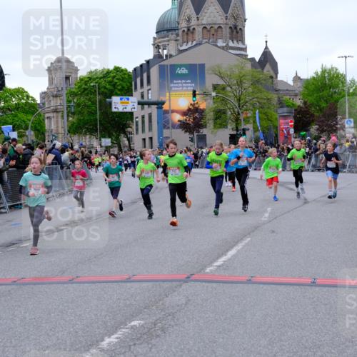 25.04.2026 - Das Zehntel Tim E. http://msf.ph/oto/9575289 25.04.2026 10:53:21 Ziel 5066, 5249, 5260, 5275, 5289, 5570, 5710, 5829, 6008, 6053, 6073, 6365, 6534, 6535, 6750, 6868, 6928, 6941, 6955, 7091, 7093, 7109, 7166, 7168, 7223, 7306, 7829, 7860, 7881, 7916 meine-sportfotos.de