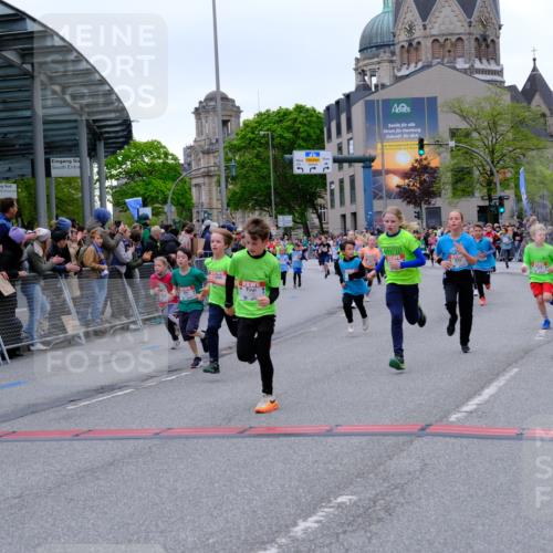 25.04.2026 - Das Zehntel Tim E. http://msf.ph/oto/9575299 25.04.2026 10:53:22 Ziel 5066, 5249, 5260, 5275, 5289, 5570, 5710, 5829, 6008, 6053, 6073, 6365, 6534, 6535, 6750, 6928, 6941, 6955, 7091, 7093, 7109, 7166, 7168, 7223, 7306, 7312, 7829, 7860, 7881, 7916 meine-sportfotos.de