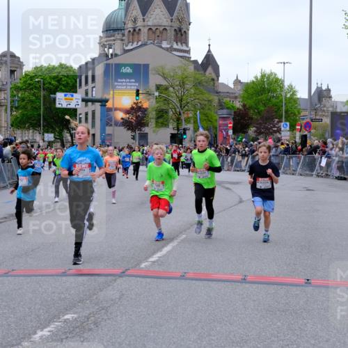 25.04.2026 - Das Zehntel Tim E. http://msf.ph/oto/9575312 25.04.2026 10:53:24 Ziel 5249, 5259, 5260, 5275, 5289, 5570, 5710, 5829, 6008, 6053, 6365, 6744, 6750, 6928, 6941, 6955, 7091, 7093, 7109, 7166, 7168, 7223, 7306, 7312, 7678, 7829, 7860, 7881, 7916 meine-sportfotos.de