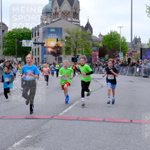 25.04.2026 - Das Zehntel Tim E. http://msf.ph/oto/9575313 25.04.2026 10:53:24 Ziel 5249, 5259, 5260, 5275, 5289, 5570, 5710, 5829, 6008, 6053, 6365, 6744, 6750, 6928, 6941, 6955, 7091, 7093, 7109, 7166, 7168, 7223, 7306, 7312, 7678, 7829, 7860, 7881, 7916 meine-sportfotos.de