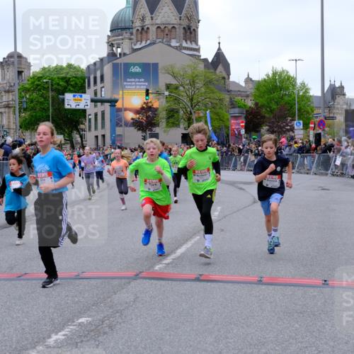 25.04.2026 - Das Zehntel Tim E. http://msf.ph/oto/9575316 25.04.2026 10:53:24 Ziel 5249, 5259, 5260, 5275, 5289, 5570, 5710, 5829, 6008, 6053, 6365, 6744, 6750, 6928, 6941, 6955, 7091, 7093, 7109, 7166, 7168, 7223, 7306, 7312, 7678, 7829, 7860, 7881, 7916 meine-sportfotos.de