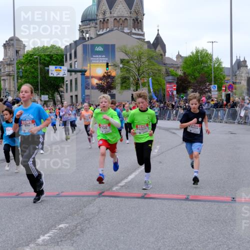 25.04.2026 - Das Zehntel Tim E. http://msf.ph/oto/9575317 25.04.2026 10:53:24 Ziel 5249, 5259, 5260, 5275, 5289, 5570, 5710, 5829, 6008, 6053, 6365, 6744, 6750, 6928, 6941, 6955, 7091, 7093, 7109, 7166, 7168, 7223, 7306, 7312, 7678, 7829, 7860, 7881, 7916 meine-sportfotos.de