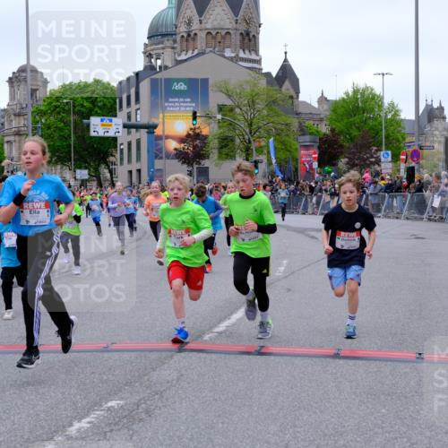 25.04.2026 - Das Zehntel Tim E. http://msf.ph/oto/9575318 25.04.2026 10:53:24 Ziel 5249, 5259, 5260, 5275, 5289, 5570, 5710, 5829, 6008, 6053, 6365, 6744, 6750, 6928, 6941, 6955, 7091, 7093, 7109, 7166, 7168, 7223, 7306, 7312, 7678, 7829, 7860, 7881, 7916 meine-sportfotos.de