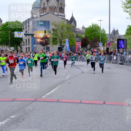 25.04.2026 - Das Zehntel Tim E. http://msf.ph/oto/9575341 25.04.2026 10:53:30 Ziel 5173, 5249, 5259, 5275, 5278, 5279, 5570, 5701, 5710, 5829, 6008, 6051, 6212, 6229, 6311, 6450, 6744, 6750, 6763, 6928, 7091, 7093, 7106, 7109, 7166, 7168, 7247, 7312, 7340, 7540, 7544, 7641, 7652, 7678, 7703, 7829, 7839, 7881, 7889, 7896, 7917, 8049 meine-sportfotos.de