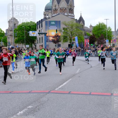 25.04.2026 - Das Zehntel Tim E. http://msf.ph/oto/9575347 25.04.2026 10:53:30 Ziel 5173, 5249, 5259, 5275, 5278, 5279, 5570, 5701, 5710, 5829, 6008, 6051, 6212, 6229, 6311, 6450, 6744, 6750, 6763, 6928, 7091, 7093, 7106, 7109, 7166, 7168, 7247, 7312, 7340, 7540, 7544, 7641, 7652, 7678, 7703, 7829, 7839, 7881, 7889, 7896, 7917, 8049 meine-sportfotos.de