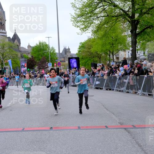 25.04.2026 - Das Zehntel Tim E. http://msf.ph/oto/9575350 25.04.2026 10:53:32 Ziel 5173, 5259, 5269, 5275, 5278, 5279, 5529, 5570, 5701, 5710, 5795, 5829, 6051, 6212, 6229, 6237, 6311, 6450, 6744, 6750, 6763, 7106, 7247, 7312, 7340, 7387, 7540, 7544, 7641, 7652, 7678, 7703, 7829, 7839, 7889, 7896, 7917, 8049 meine-sportfotos.de