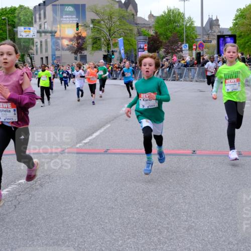 25.04.2026 - Das Zehntel Tim E. http://msf.ph/oto/9575360 25.04.2026 10:53:34 Ziel 5165, 5173, 5259, 5269, 5278, 5279, 5317, 5529, 5701, 5795, 6051, 6106, 6212, 6229, 6231, 6237, 6311, 6363, 6450, 6744, 6763, 7106, 7191, 7245, 7247, 7312, 7340, 7387, 7540, 7544, 7641, 7652, 7678, 7703, 7839, 7889, 7896, 7917, 8049 meine-sportfotos.de