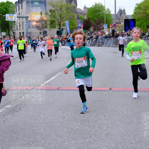 25.04.2026 - Das Zehntel Tim E. http://msf.ph/oto/9575361 25.04.2026 10:53:34 Ziel 5165, 5173, 5259, 5269, 5278, 5279, 5317, 5529, 5701, 5795, 6051, 6106, 6212, 6229, 6231, 6237, 6311, 6363, 6450, 6744, 6763, 7106, 7191, 7245, 7247, 7312, 7340, 7387, 7540, 7544, 7641, 7652, 7678, 7703, 7839, 7889, 7896, 7917, 8049 meine-sportfotos.de