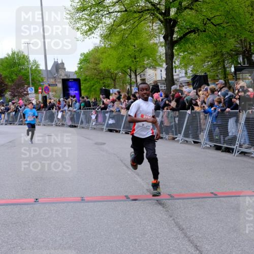25.04.2026 - Das Zehntel Tim E. http://msf.ph/oto/9575371 25.04.2026 10:53:36 Ziel 5165, 5173, 5259, 5269, 5278, 5279, 5317, 5318, 5324, 5529, 5701, 5795, 6028, 6051, 6106, 6212, 6229, 6231, 6237, 6311, 6363, 6450, 6763, 6912, 7106, 7181, 7185, 7191, 7245, 7247, 7340, 7387, 7540, 7544, 7641, 7652, 7678, 7703, 7839, 7885, 7889, 7896, 7899, 7917, 8048, 8049, 8059 meine-sportfotos.de