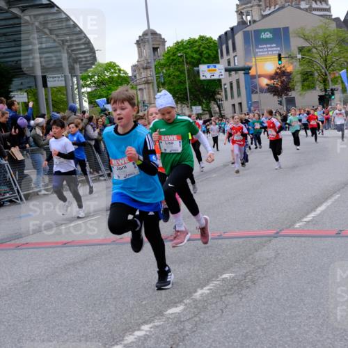 25.04.2026 - Das Zehntel Tim E. http://msf.ph/oto/9575372 25.04.2026 10:53:37 Ziel 5165, 5173, 5269, 5278, 5279, 5317, 5318, 5324, 5529, 5701, 5795, 6028, 6051, 6106, 6212, 6229, 6231, 6237, 6311, 6363, 6450, 6763, 6912, 7106, 7181, 7185, 7191, 7245, 7247, 7340, 7387, 7540, 7544, 7641, 7652, 7703, 7839, 7885, 7889, 7896, 7899, 7917, 8048, 8049, 8059 meine-sportfotos.de