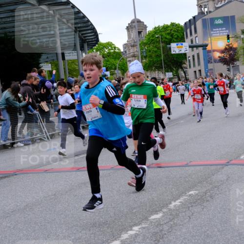 25.04.2026 - Das Zehntel Tim E. http://msf.ph/oto/9575373 25.04.2026 10:53:37 Ziel 5165, 5173, 5269, 5278, 5279, 5317, 5318, 5324, 5529, 5701, 5795, 6028, 6051, 6106, 6212, 6229, 6231, 6237, 6311, 6363, 6450, 6763, 6912, 7106, 7181, 7185, 7191, 7245, 7247, 7340, 7387, 7540, 7544, 7641, 7652, 7703, 7839, 7885, 7889, 7896, 7899, 7917, 8048, 8049, 8059 meine-sportfotos.de
