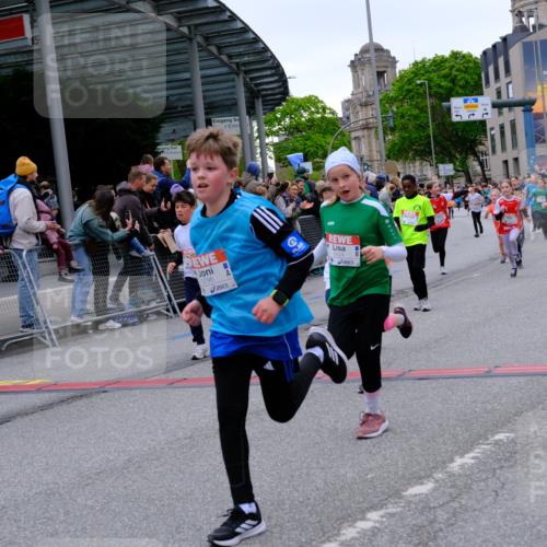 25.04.2026 - Das Zehntel Tim E. http://msf.ph/oto/9575374 25.04.2026 10:53:37 Ziel 5165, 5173, 5269, 5278, 5279, 5317, 5318, 5324, 5529, 5701, 5795, 6028, 6051, 6106, 6212, 6229, 6231, 6237, 6311, 6363, 6450, 6763, 6912, 7106, 7181, 7185, 7191, 7245, 7247, 7340, 7387, 7540, 7544, 7641, 7652, 7703, 7839, 7885, 7889, 7896, 7899, 7917, 8048, 8049, 8059 meine-sportfotos.de