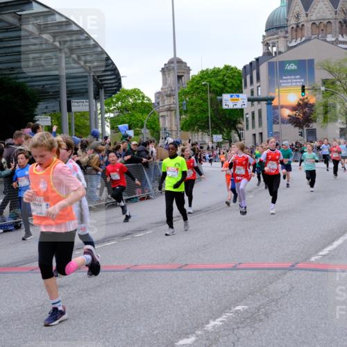25.04.2026 - Das Zehntel Tim E. http://msf.ph/oto/9575376 25.04.2026 10:53:38 Ziel 5165, 5173, 5269, 5278, 5279, 5317, 5318, 5324, 5529, 5701, 5795, 6028, 6051, 6106, 6166, 6212, 6229, 6231, 6237, 6244, 6311, 6363, 6450, 6763, 6912, 6926, 7106, 7181, 7185, 7191, 7245, 7247, 7340, 7387, 7540, 7544, 7703, 7839, 7885, 7889, 7896, 7899, 7917, 8048, 8049, 8059 meine-sportfotos.de