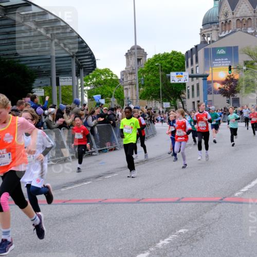 25.04.2026 - Das Zehntel Tim E. http://msf.ph/oto/9575378 25.04.2026 10:53:38 Ziel 5165, 5173, 5269, 5278, 5279, 5317, 5318, 5324, 5529, 5701, 5795, 6028, 6051, 6106, 6166, 6212, 6229, 6231, 6237, 6244, 6311, 6363, 6450, 6763, 6912, 6926, 7106, 7181, 7185, 7191, 7245, 7247, 7340, 7387, 7540, 7544, 7703, 7839, 7885, 7889, 7896, 7899, 7917, 8048, 8049, 8059 meine-sportfotos.de