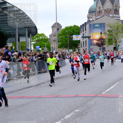 25.04.2026 - Das Zehntel Tim E. http://msf.ph/oto/9575379 25.04.2026 10:53:38 Ziel 5165, 5173, 5269, 5278, 5279, 5317, 5318, 5324, 5529, 5701, 5795, 6028, 6051, 6106, 6166, 6212, 6229, 6231, 6237, 6244, 6311, 6363, 6450, 6763, 6912, 6926, 7106, 7181, 7185, 7191, 7245, 7247, 7340, 7387, 7540, 7544, 7703, 7839, 7885, 7889, 7896, 7899, 7917, 8048, 8049, 8059 meine-sportfotos.de