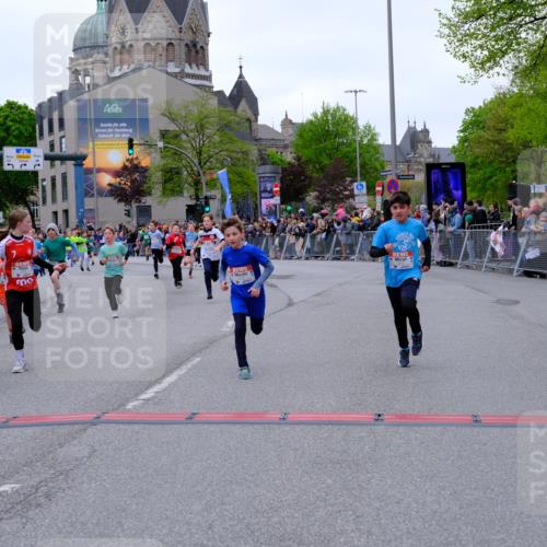 25.04.2026 - Das Zehntel Tim E. http://msf.ph/oto/9575381 25.04.2026 10:53:39 Ziel 5030, 5165, 5173, 5269, 5278, 5279, 5317, 5318, 5324, 5529, 5795, 6028, 6051, 6106, 6166, 6229, 6231, 6237, 6244, 6311, 6363, 6763, 6912, 6926, 7106, 7181, 7185, 7191, 7245, 7247, 7387, 7540, 7544, 7690, 7703, 7839, 7885, 7889, 7896, 7899, 7917, 8048, 8049, 8059 meine-sportfotos.de