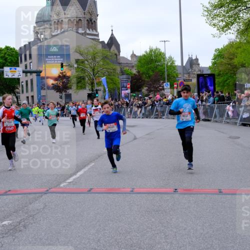 25.04.2026 - Das Zehntel Tim E. http://msf.ph/oto/9575382 25.04.2026 10:53:39 Ziel 5030, 5165, 5173, 5269, 5278, 5279, 5317, 5318, 5324, 5529, 5795, 6028, 6051, 6106, 6166, 6229, 6231, 6237, 6244, 6311, 6363, 6763, 6912, 6926, 7106, 7181, 7185, 7191, 7245, 7247, 7387, 7540, 7544, 7690, 7703, 7839, 7885, 7889, 7896, 7899, 7917, 8048, 8049, 8059 meine-sportfotos.de