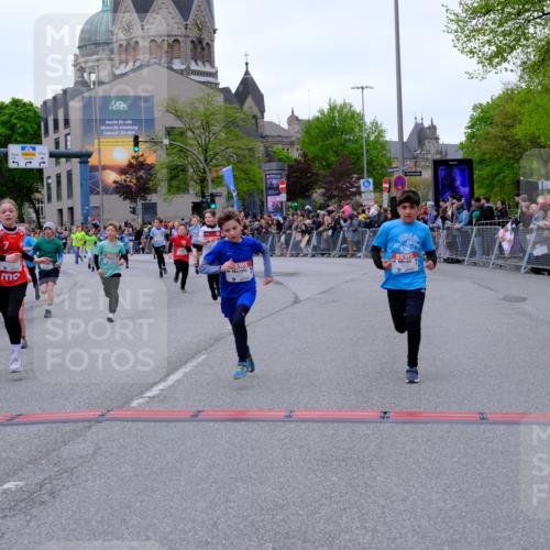 25.04.2026 - Das Zehntel Tim E. http://msf.ph/oto/9575383 25.04.2026 10:53:39 Ziel 5030, 5165, 5173, 5269, 5278, 5279, 5317, 5318, 5324, 5529, 5795, 6028, 6051, 6106, 6166, 6229, 6231, 6237, 6244, 6311, 6363, 6763, 6912, 6926, 7106, 7181, 7185, 7191, 7245, 7247, 7387, 7540, 7544, 7690, 7703, 7839, 7885, 7889, 7896, 7899, 7917, 8048, 8049, 8059 meine-sportfotos.de