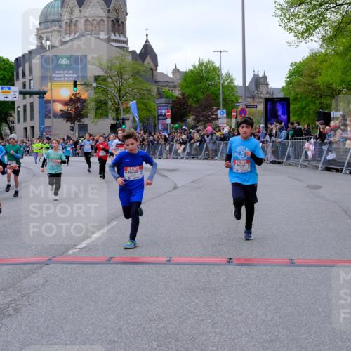 25.04.2026 - Das Zehntel Tim E. http://msf.ph/oto/9575384 25.04.2026 10:53:39 Ziel 5030, 5165, 5173, 5269, 5278, 5279, 5317, 5318, 5324, 5529, 5795, 6028, 6051, 6106, 6166, 6229, 6231, 6237, 6244, 6311, 6363, 6763, 6912, 6926, 7106, 7181, 7185, 7191, 7245, 7247, 7387, 7540, 7544, 7690, 7703, 7839, 7885, 7889, 7896, 7899, 7917, 8048, 8049, 8059 meine-sportfotos.de