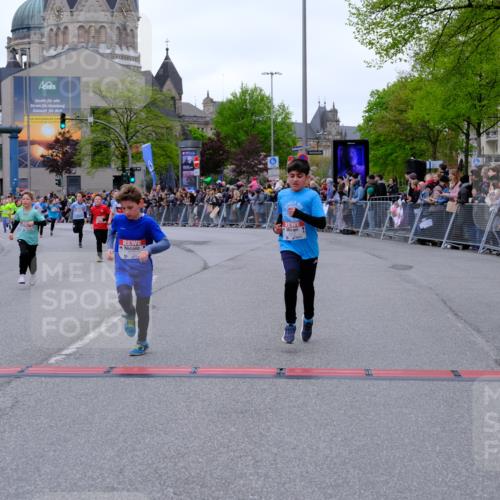 25.04.2026 - Das Zehntel Tim E. http://msf.ph/oto/9575385 25.04.2026 10:53:39 Ziel 5030, 5165, 5173, 5269, 5278, 5279, 5317, 5318, 5324, 5529, 5795, 6028, 6051, 6106, 6166, 6229, 6231, 6237, 6244, 6311, 6363, 6763, 6912, 6926, 7106, 7181, 7185, 7191, 7245, 7247, 7387, 7540, 7544, 7690, 7703, 7839, 7885, 7889, 7896, 7899, 7917, 8048, 8049, 8059 meine-sportfotos.de
