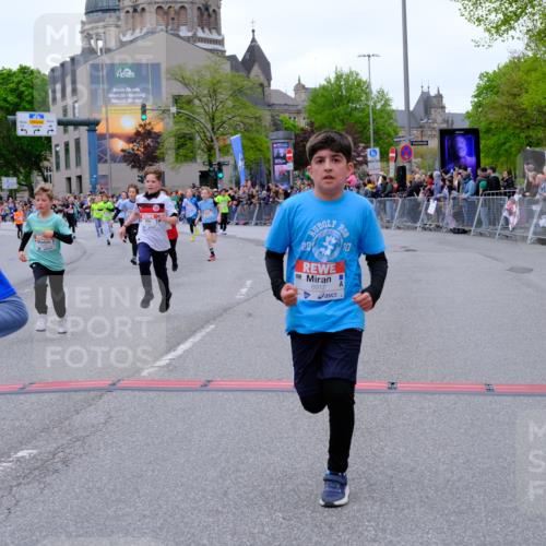 25.04.2026 - Das Zehntel Tim E. http://msf.ph/oto/9575394 25.04.2026 10:53:40 Ziel 5030, 5165, 5173, 5269, 5278, 5279, 5317, 5318, 5324, 5529, 5795, 6028, 6051, 6106, 6166, 6229, 6231, 6237, 6244, 6363, 6763, 6912, 6926, 7106, 7181, 7185, 7191, 7245, 7387, 7690, 7703, 7839, 7885, 7889, 7899, 7917, 8048, 8049, 8059 meine-sportfotos.de